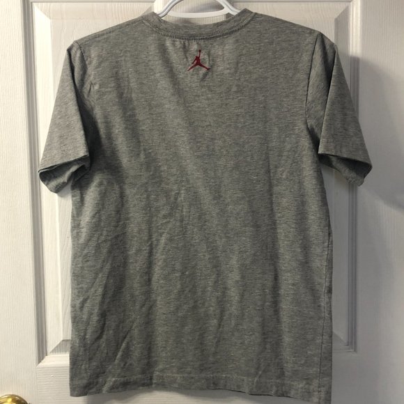 Air Jordan jumpman logo youth gray tee, red pocket, size L 12-13 years - Picture 3 of 6